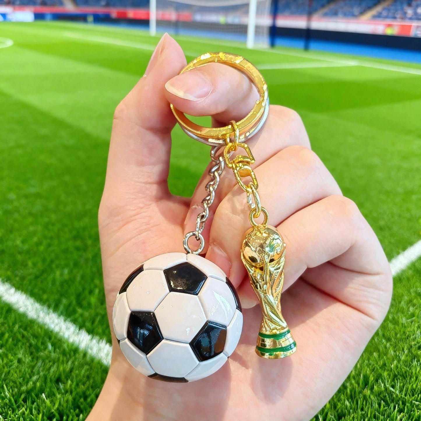 ⚽🏆 2026 FIFA World Cup FIFA Trophy & Ball Keychain